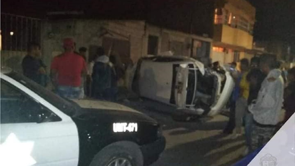 Policía rescata a dos hombres de linchamiento en Tecámac