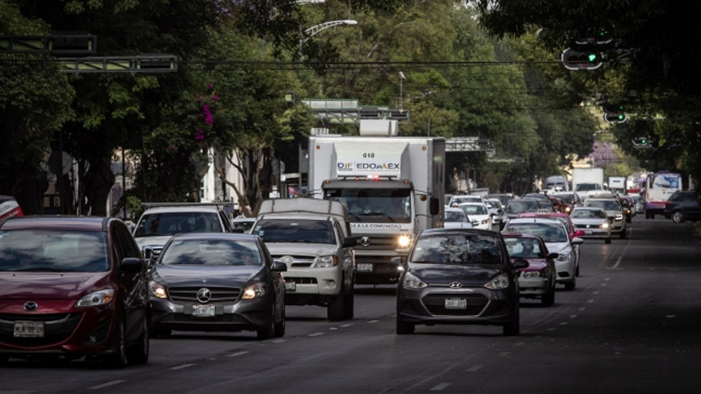 Los vehículos que no circularán por la Contingencia Ambiental este jueves