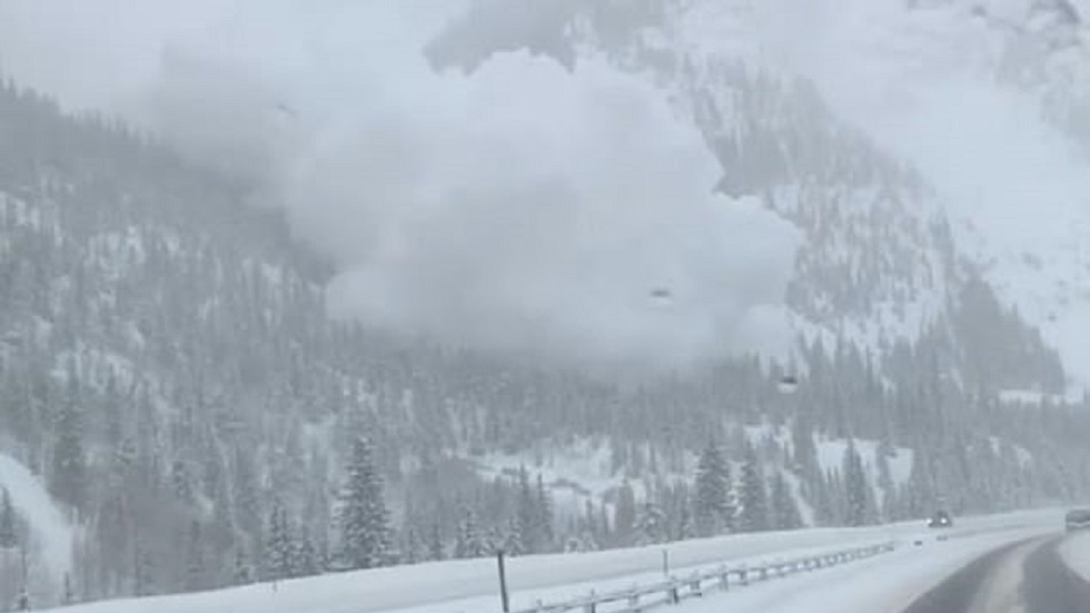 #Video Avalancha sepulta carretera en Colorado
