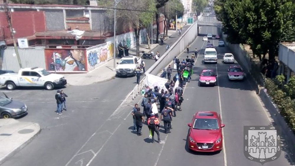 Bomberos liberan calzada San Antonio Abad tras casi un día