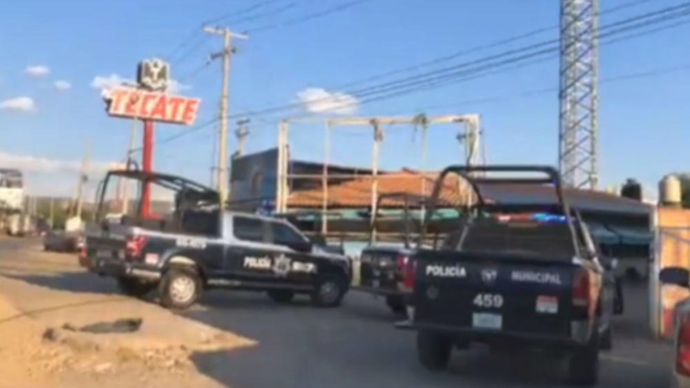 Balean a sujeto en restaurante lleno de comensales en Guanajuato