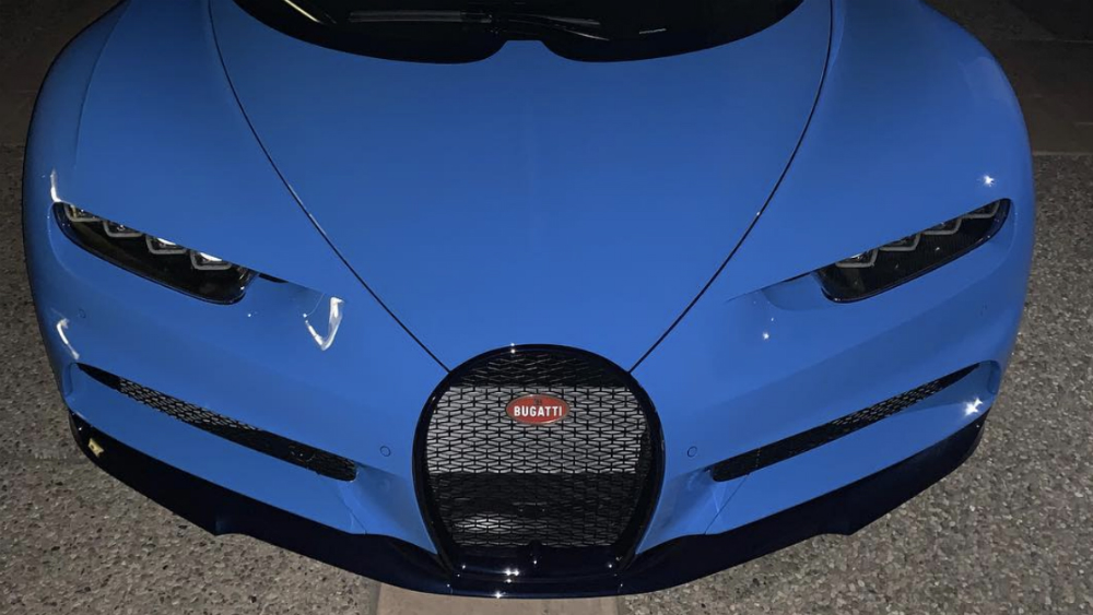 ‘Canelo’ Álvarez presume su nuevo auto de lujo ‘Canelo’ Álvarez presume su nuevo auto de lujo