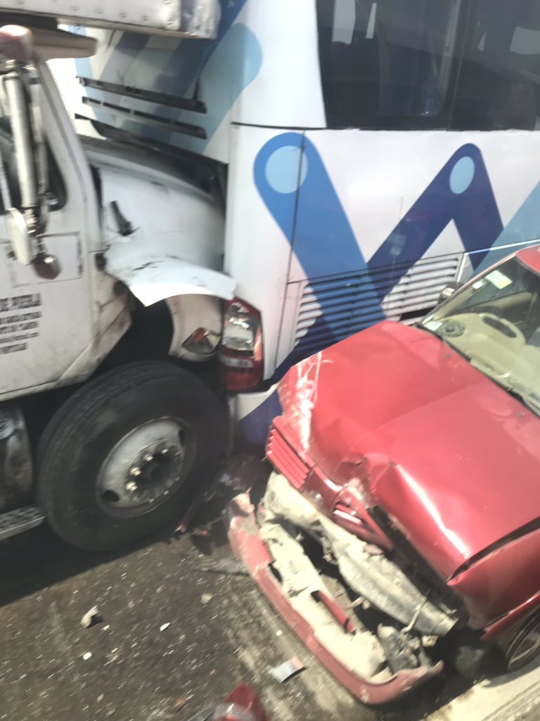 Incendio de pastizales provoca carambola en la autopista México-Puebla - carambola-mexico-puebla-1