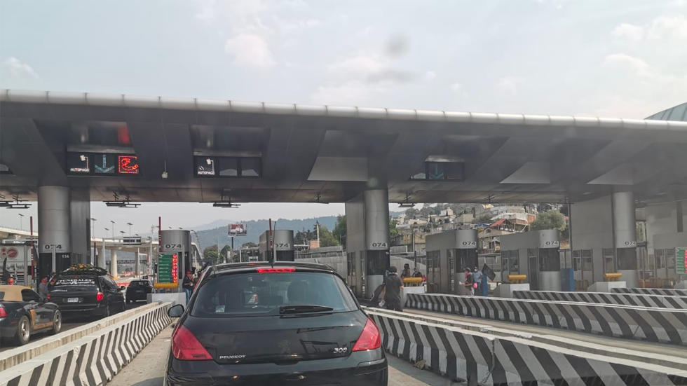 Manifestantes toman casetas que conectan a la Ciudad de México