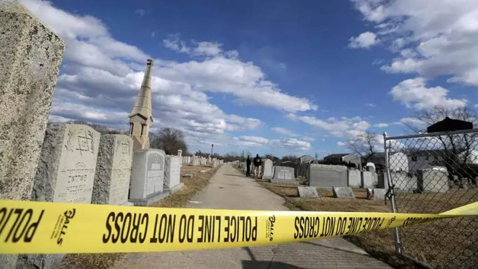 Vandalizan cementerio judío en Massachusetts