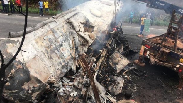 Al menos 60 muertos en choque de autobuses en Ghana - choque-autobuses-ghana1