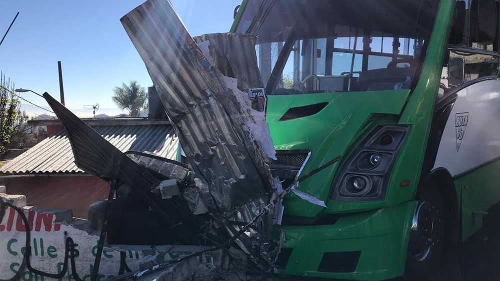 Choque de camión deja al menos 14 heridos en la México-Cuernavaca