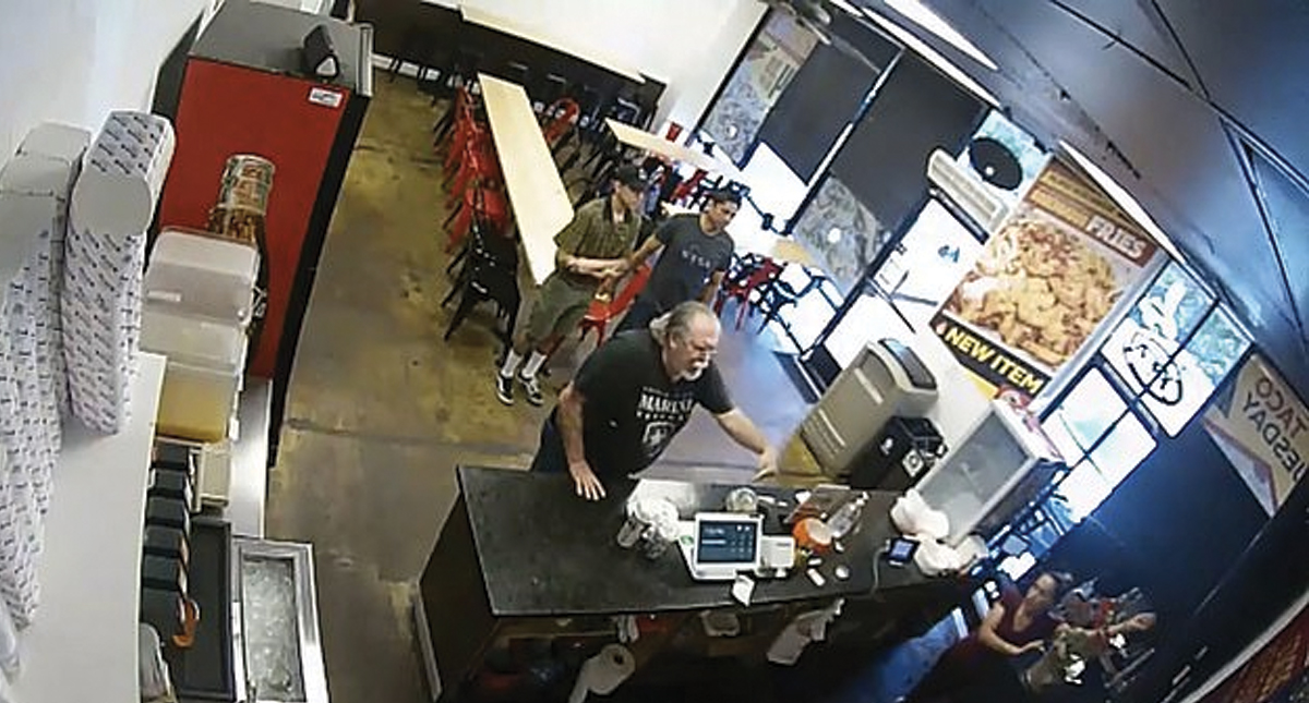 #Video Cliente enfurece por encontrar menú en español