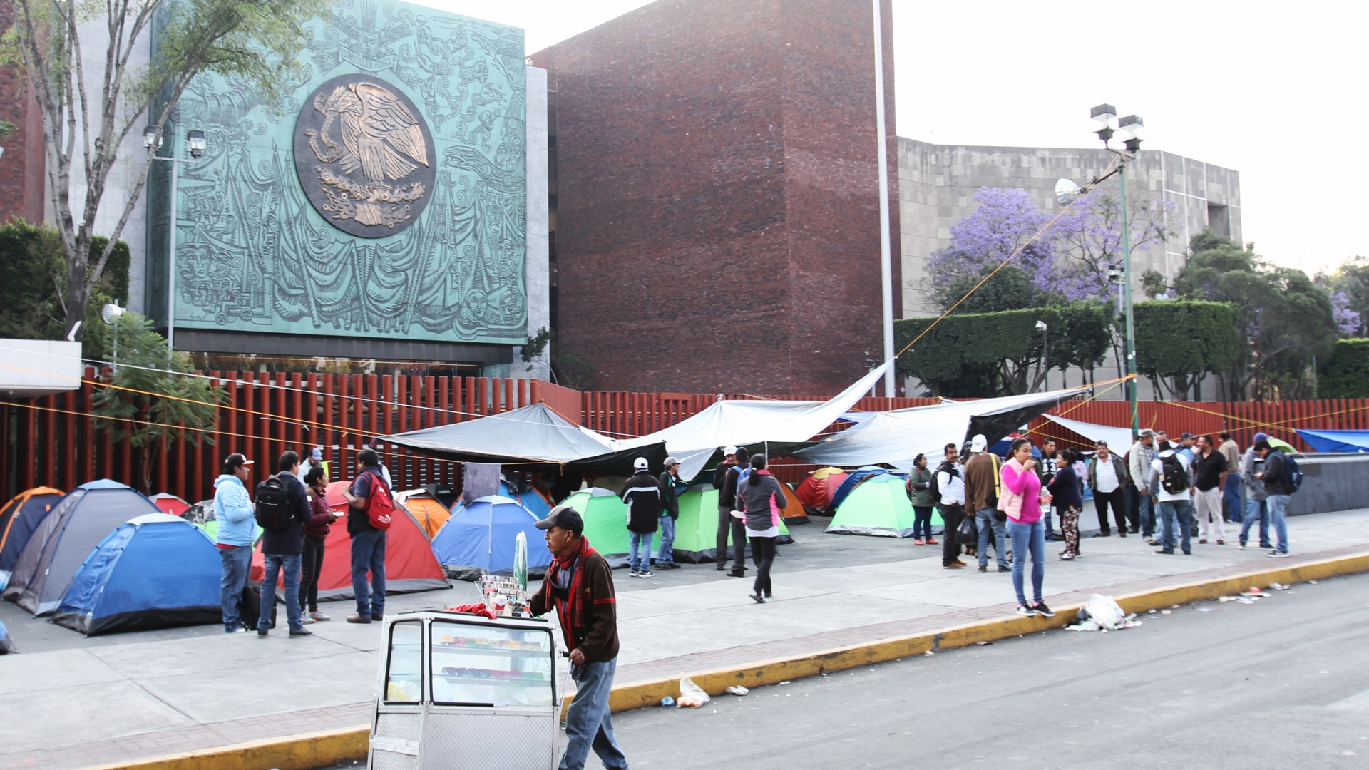 Acuerdo con CNTE es provisional: AMLO