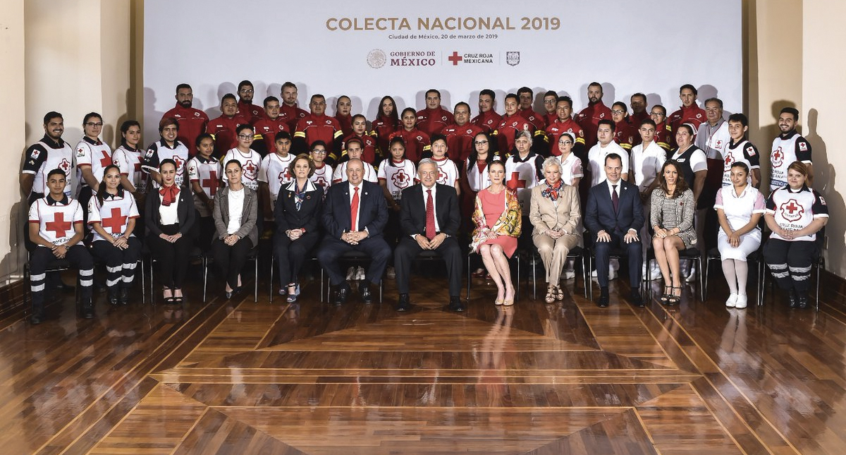 López Obrador encabeza inicio de colecta de la Cruz Roja