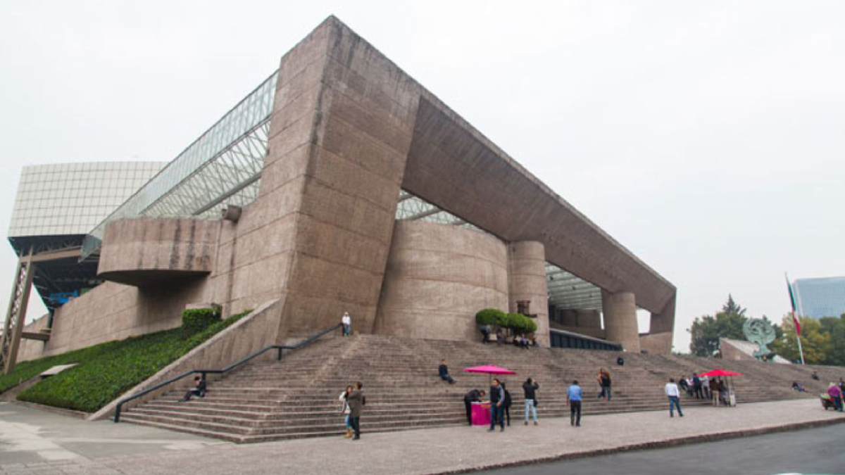 Preven afectaciones viales por evento en el Auditorio Nacional