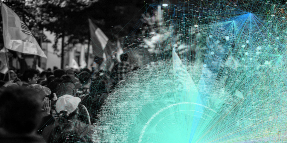 Democracia, libertad de expresión y esfera digital.  Análisis de tendencias y topologías en Twitter. El caso de la #RedAMLOVE