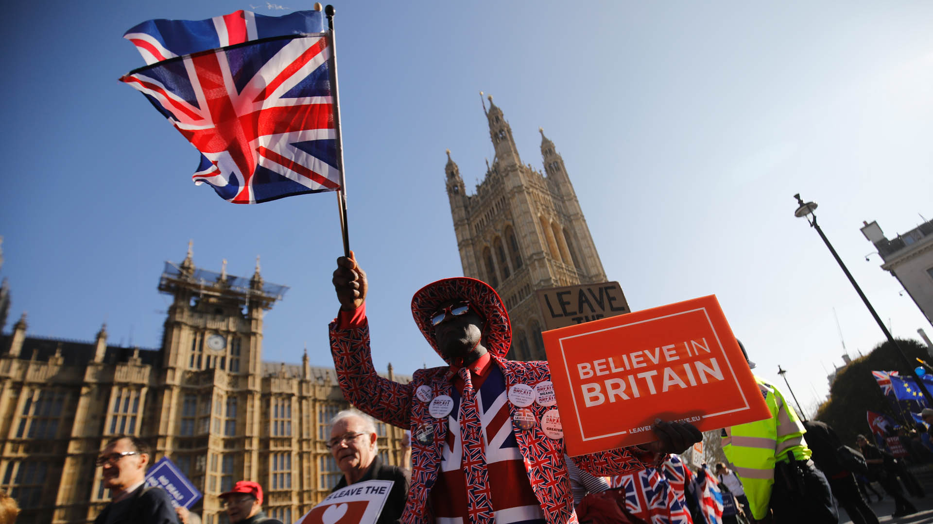 Diputados británicos llaman a rechazar acuerdo del Brexit