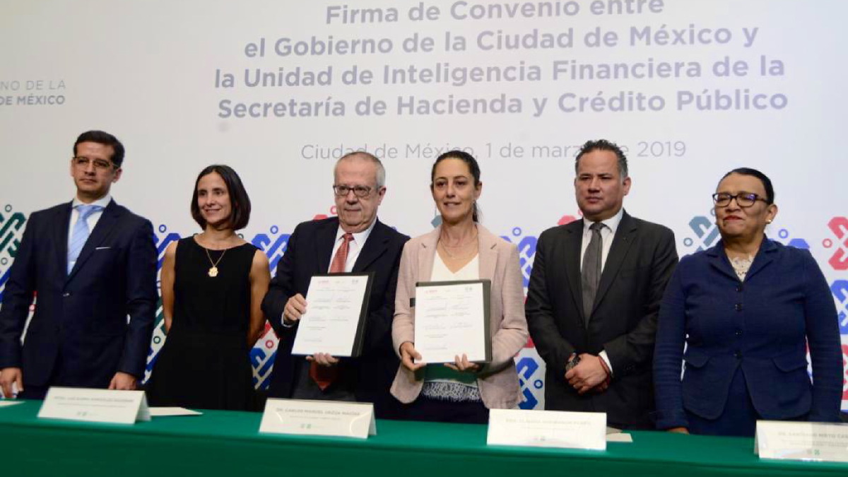 Hacienda y el gobierno capitalino firman convenio anticorrupción