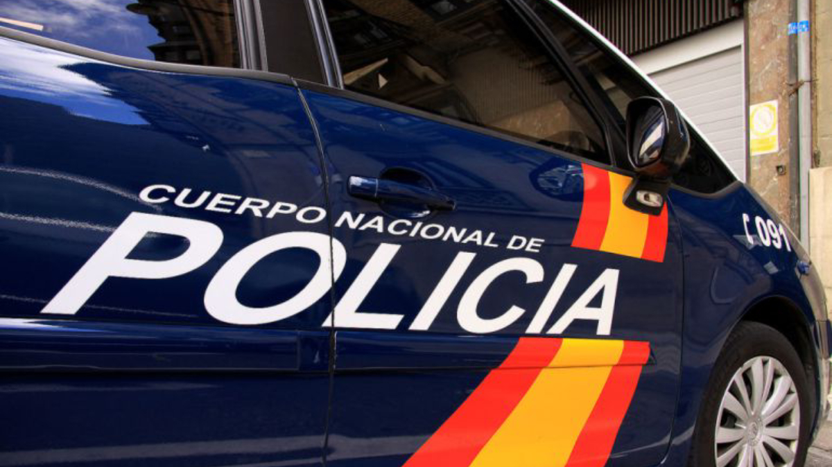 Hombre amenaza con cuchillo a su hermana por deuda de menos de 500 pesos