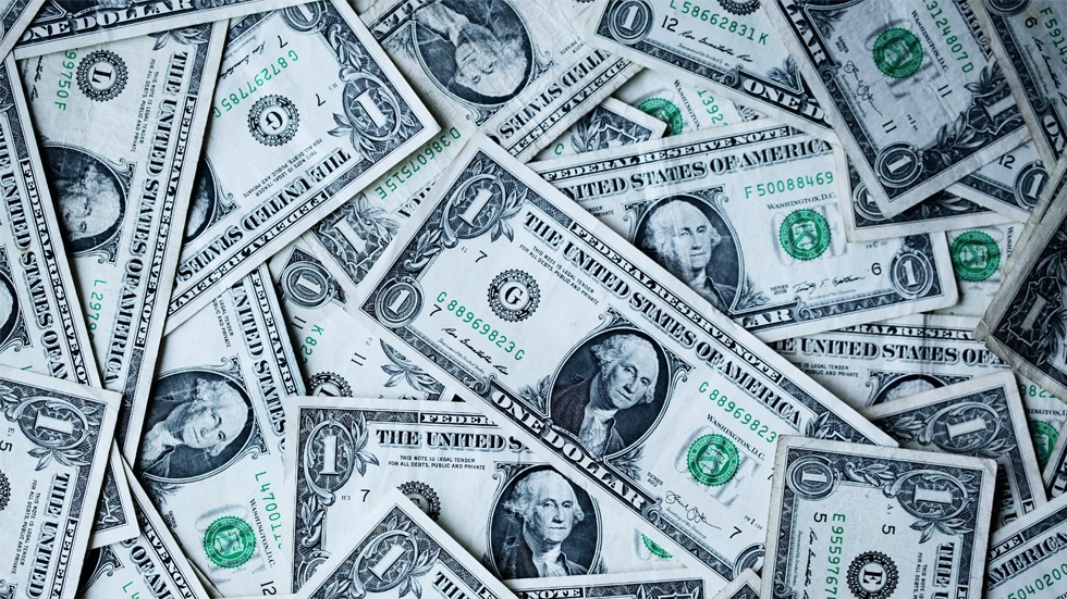 El dólar cierra muy cerca de los 20 pesos