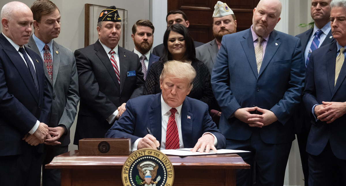 Donald Trump acusa a demócratas del “mayor abuso de poder en la historia”