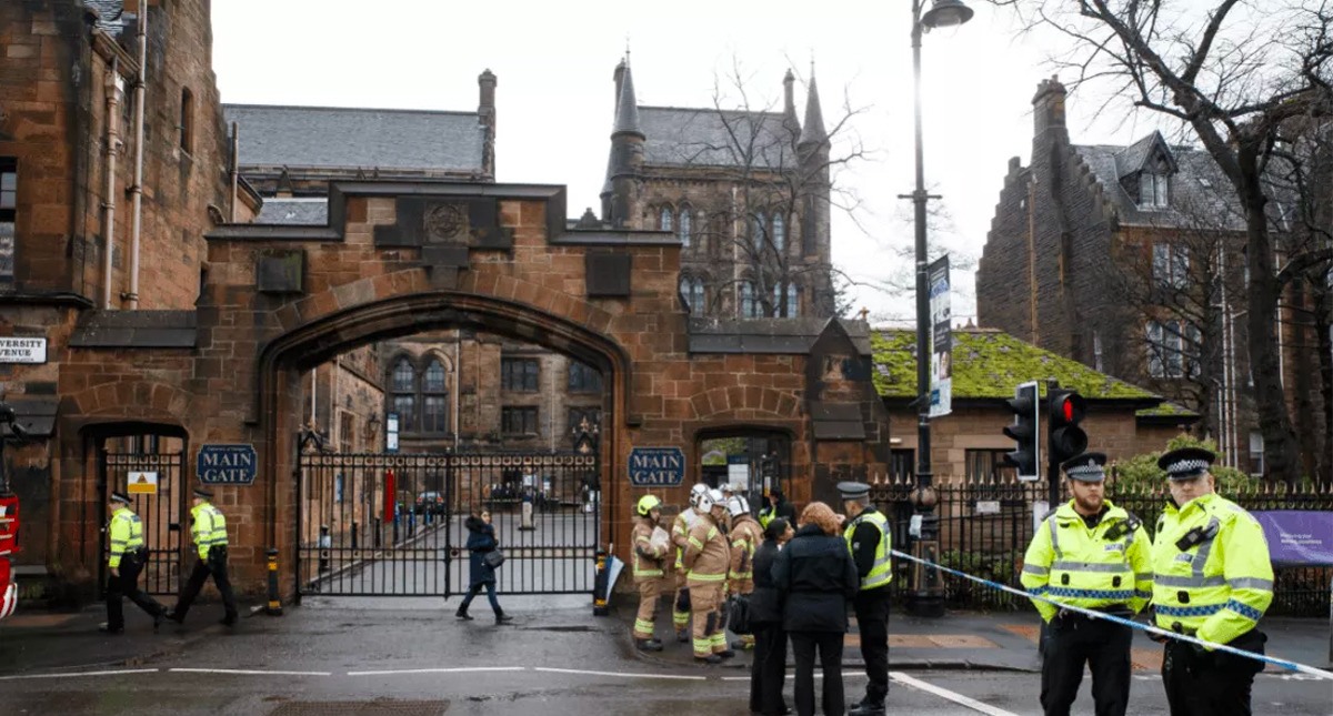 Desalojan banco y universidad de Edimburgo por paquetes sospechosos