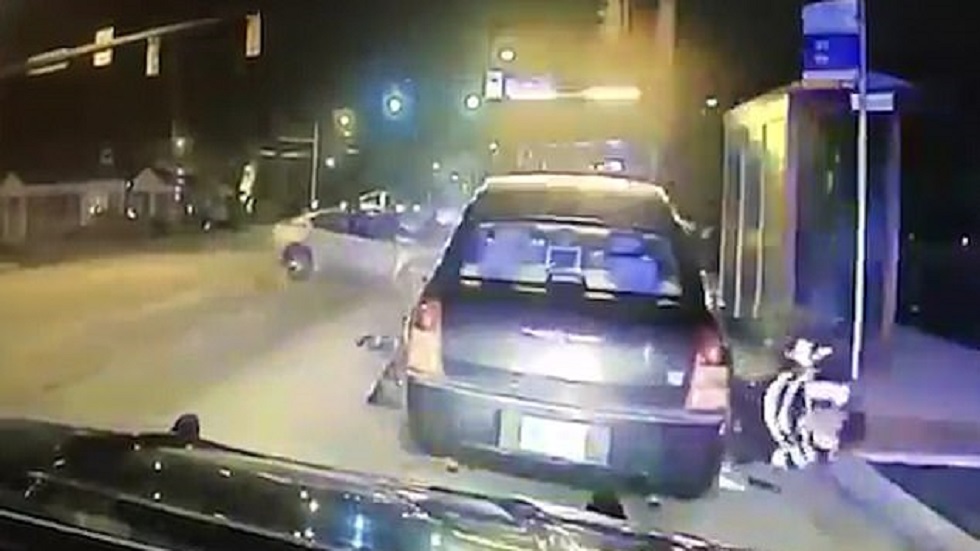 #Video Auto prensa pierna de operador de grúa tras ser chocado - el-hombre-permanecera-varios-dias-en-el-hospital-por-las-lesiones