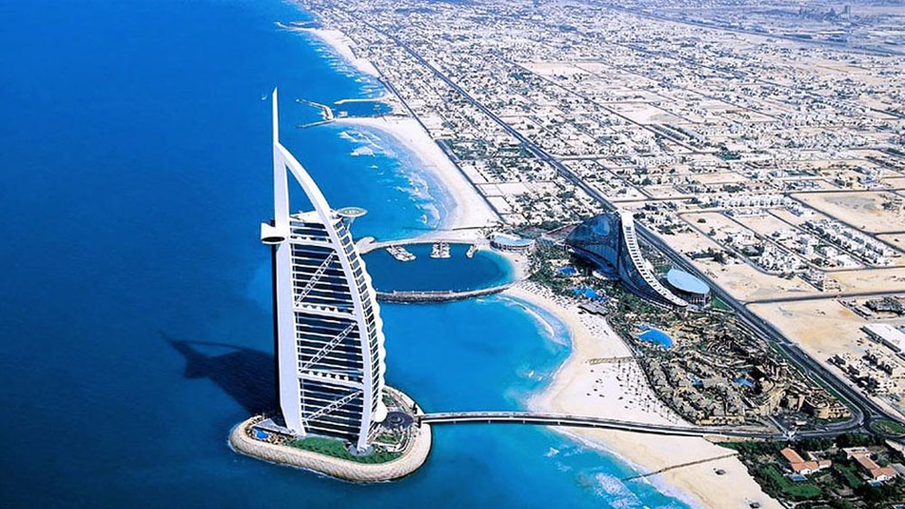 UE agrega 10 países a su lista negra de paraísos fiscales