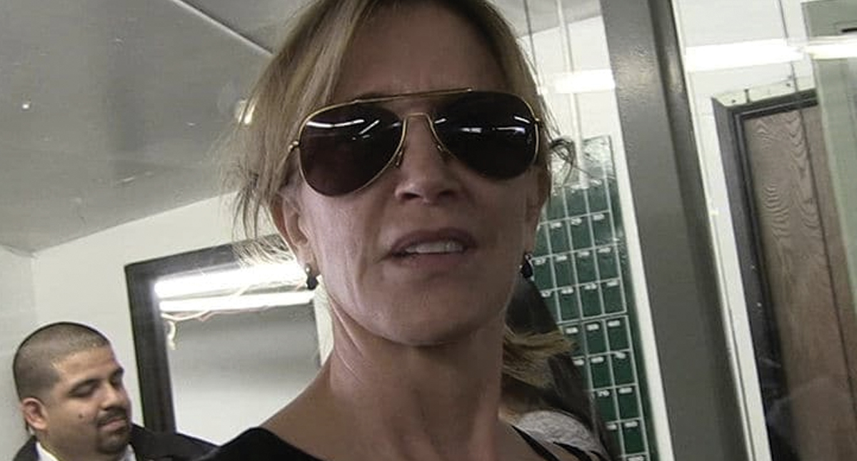 FBI detiene a Felicity Huffman