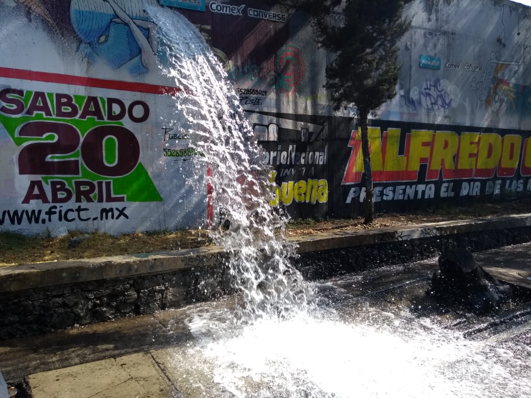 Controlan fuga de agua en Periférico Sur tras más de dos horas - fuga-de-agua-periferico2