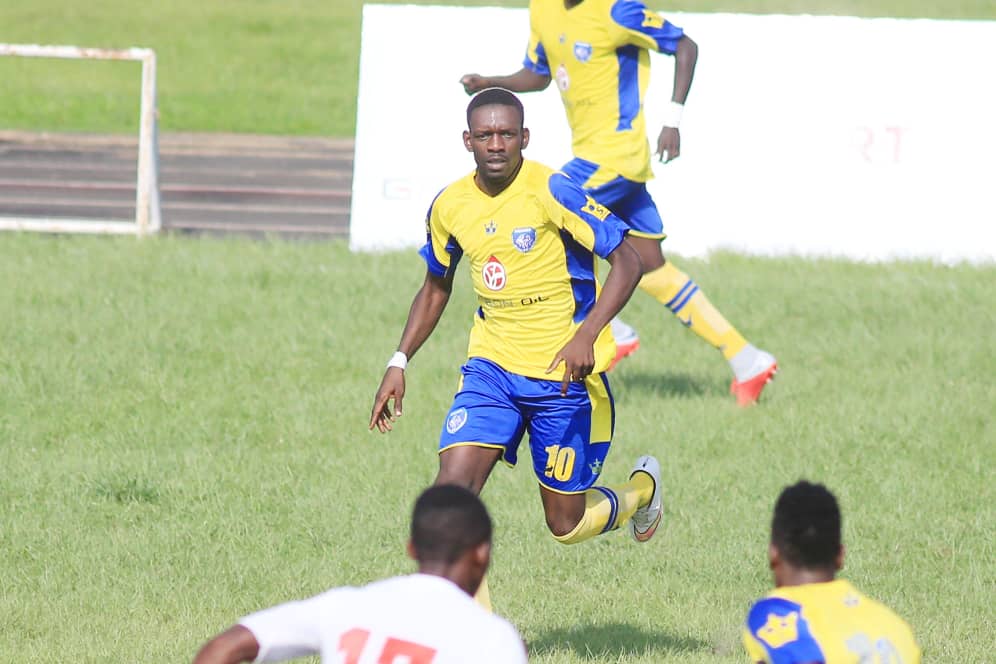 Muere futbolista durante partido en Gabón - futbolista-muerto-gabon1