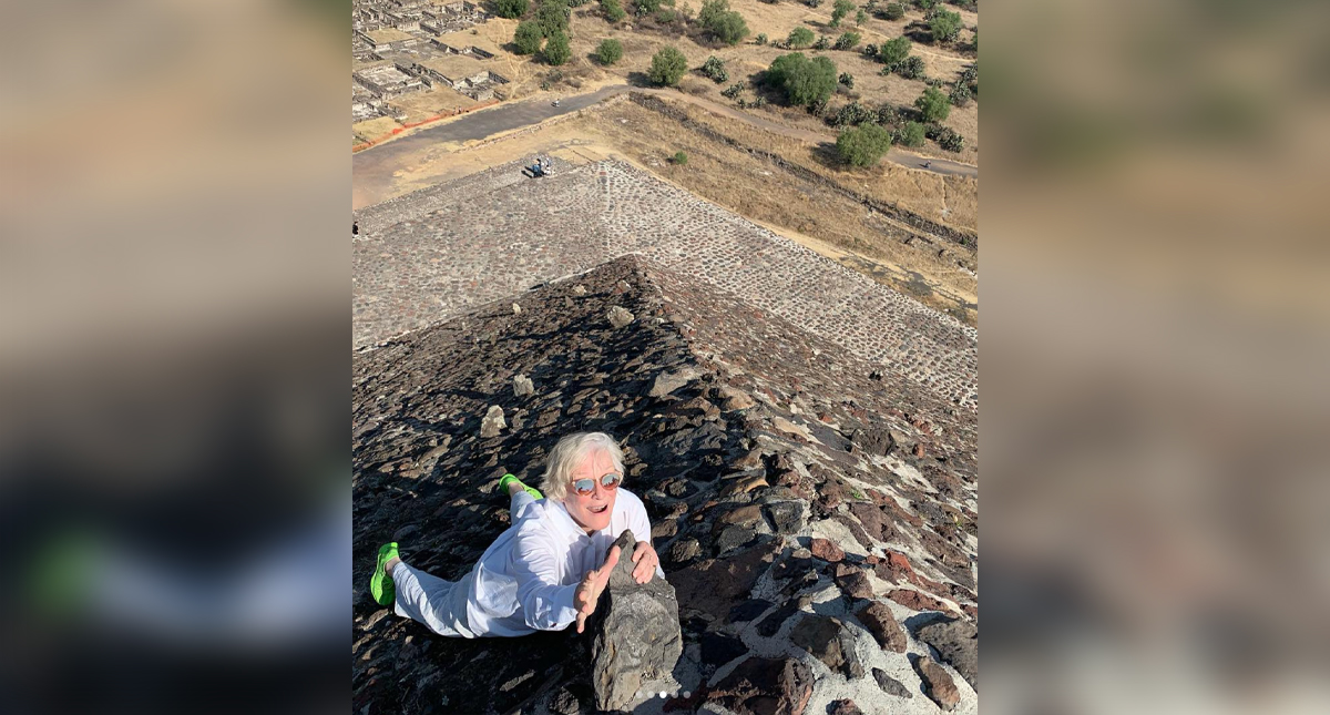 Glenn Close visita las pirámides de Teotihuacán
