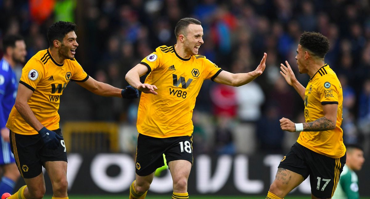 Raúl Jiménez se luce con gol y asistencia en victoria de los Wolves