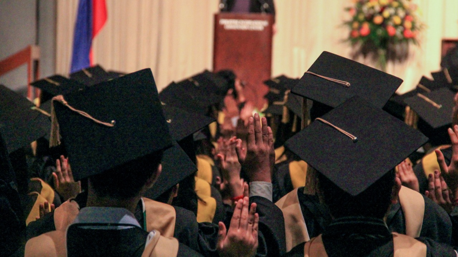 El origen de las becas y su importancia - graduation