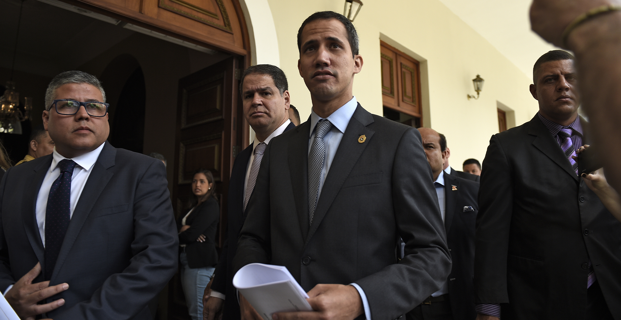 Juan Guaidó condena agresiones contra periodista polaco