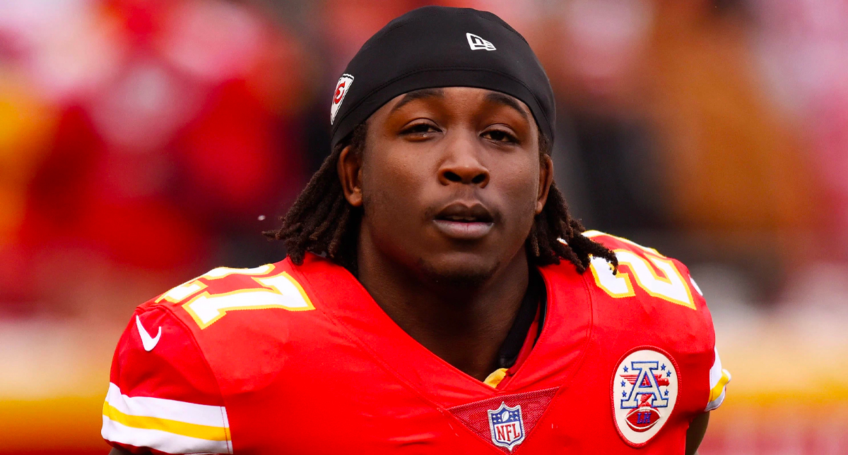 Suspenden ocho juegos a Kareem Hunt por violencia