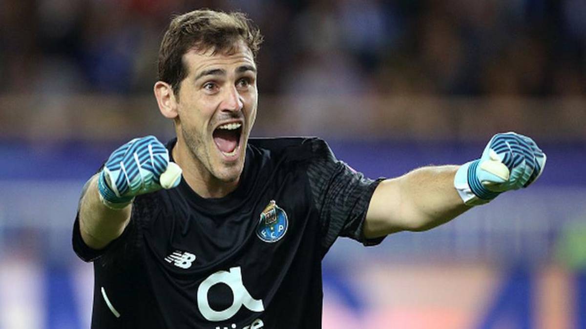 Iker Casillas se declara aficionado del Cruz Azul