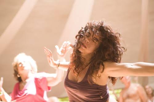 Sana tus emociones a través de la meditación dinámica de Osho - img-8733