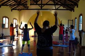 Sana tus emociones a través de la meditación dinámica de Osho - img-8734