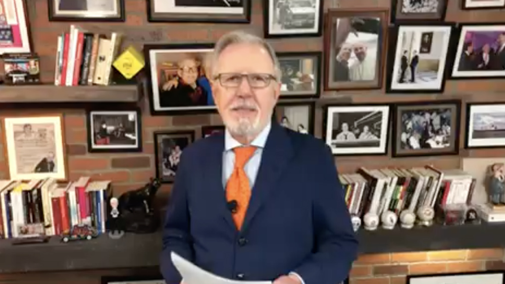 ¡Las noticias! Gobernador de Banxico advierte que situación financiera de Pemex es un riesgo