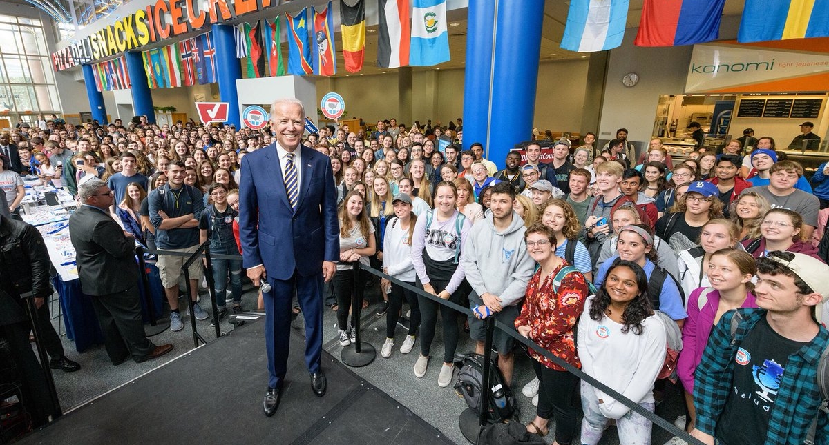 Joe Biden se defiende de acusaciones de conducta inapropiada