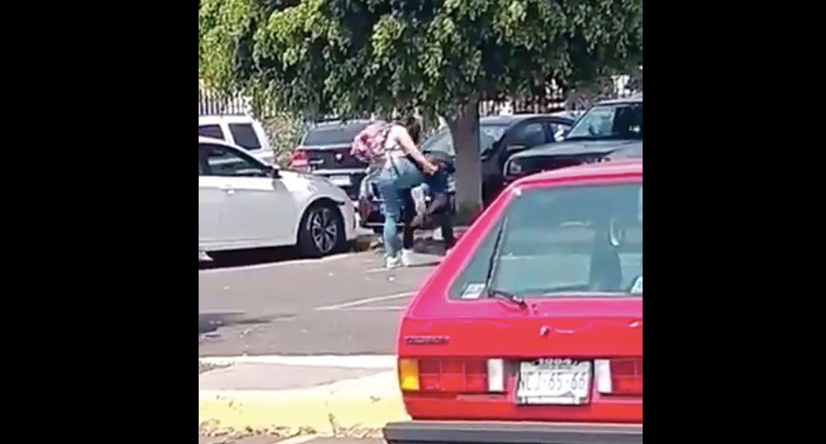 #Video Estudiante golpea a compañero en la FES Aragón