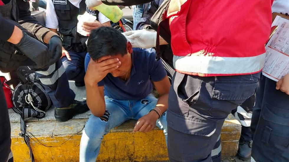 Ambulancia atropella a joven y se lo lleva al hospital - joven-herido