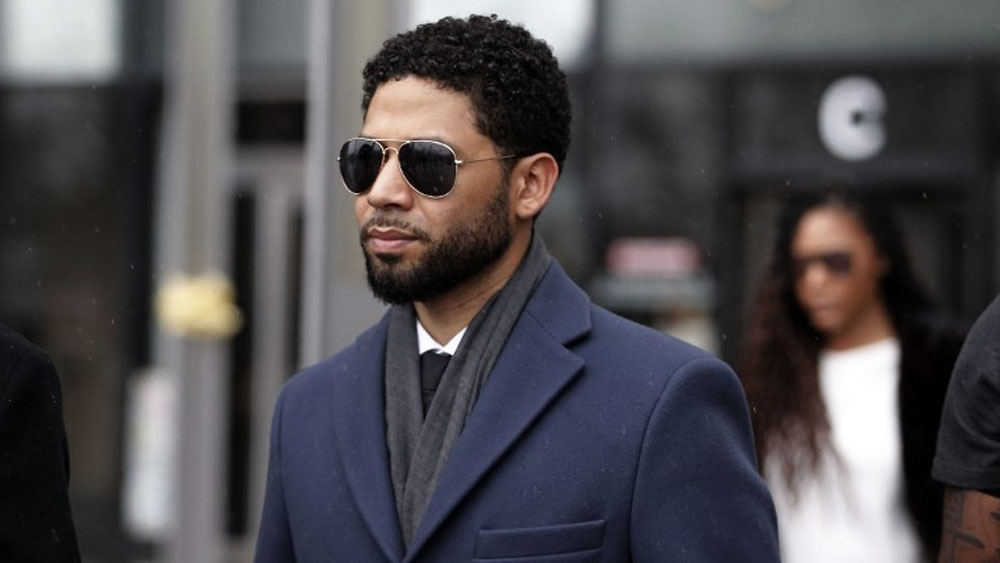 Jussie Smollett se declara no culpable de planificar ataque racista