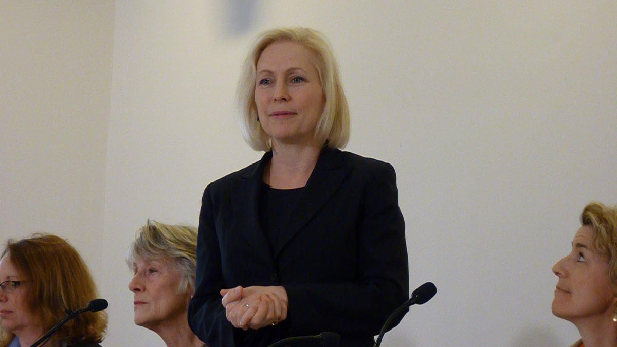 Senadora demócrata se postula a la presidencia de EE.UU.