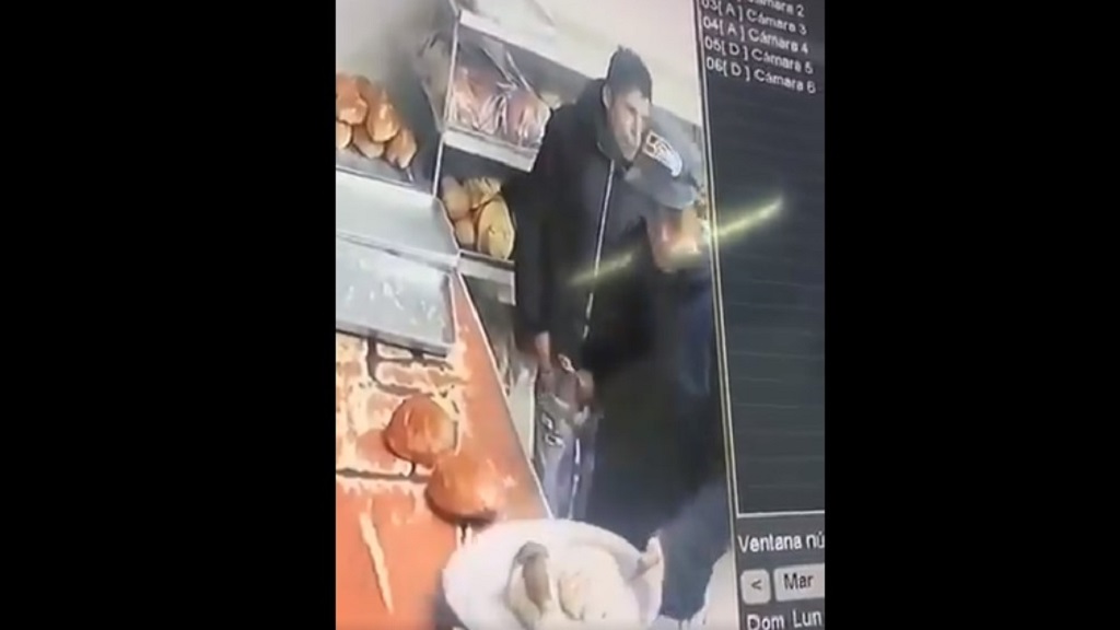 #Video ‘Clientes’ asaltan en panadería de Coacalco