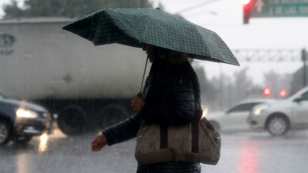 Llueve en cinco alcaldías; Metro con marcha lenta en 10 líneas Llueve en cinco alcaldías; Metro con marcha lenta en 10 líneas