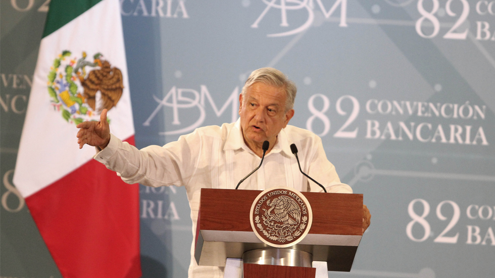 “No vamos a promover ninguna ley que obligue a cobro de comisiones”: AMLO “No vamos a promover ninguna ley que obligue a cobro de comisiones”: AMLO