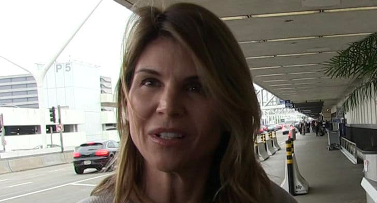 Lori Loughlin se entrega al FBI por caso de corrupción en universidades