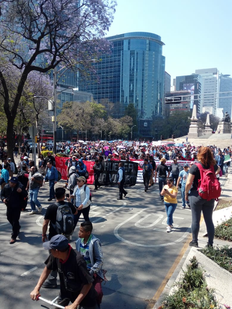 Maestros de la UACH mantienen bloqueo en Paseo de la Reforma - maestros-paseo-de-la-reforma
