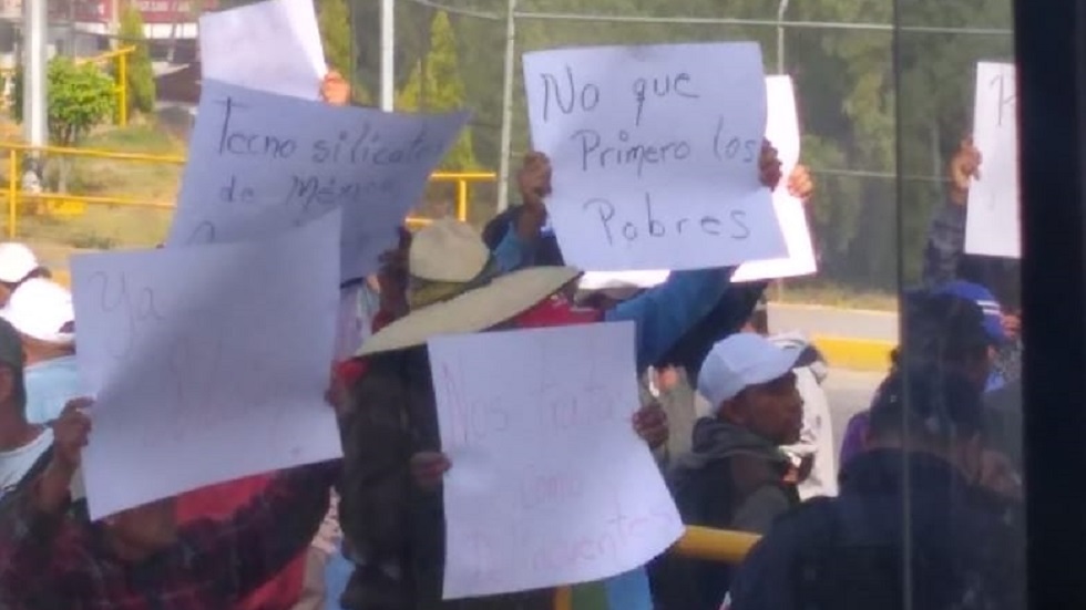 Manifestantes cierran caseta del Circuito Exterior Mexiquense - manifestacion-3