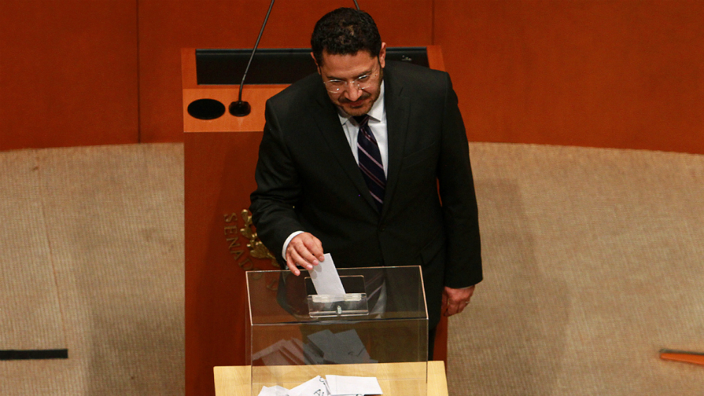 Revocación de mandato no es reelección: Martí Batres