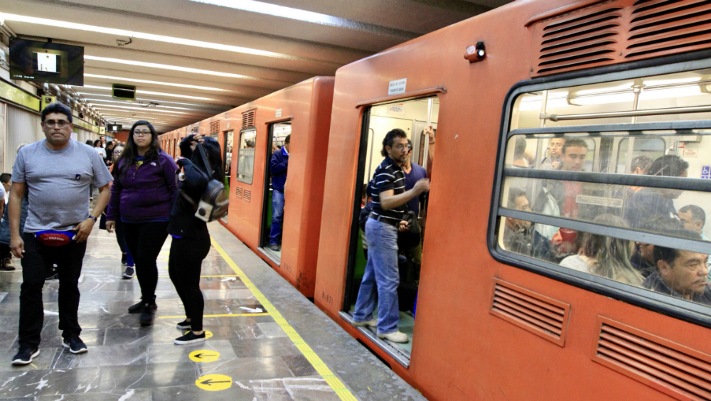 Analiza gobierno capitalino ampliar horario del Metro hasta la madrugada