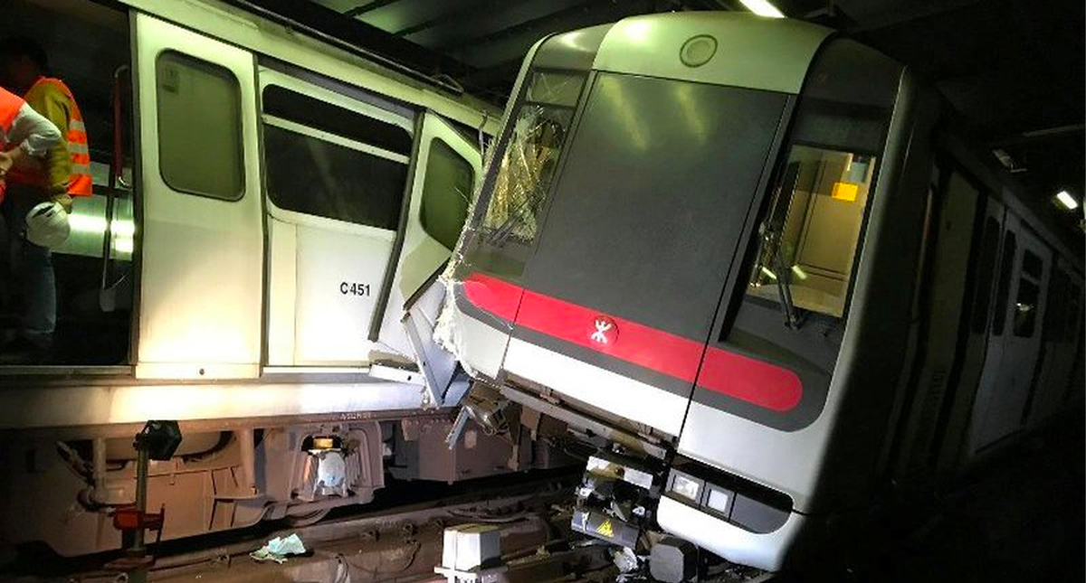 Trenes de metro de Hong Kong chocan durante prueba de sistema